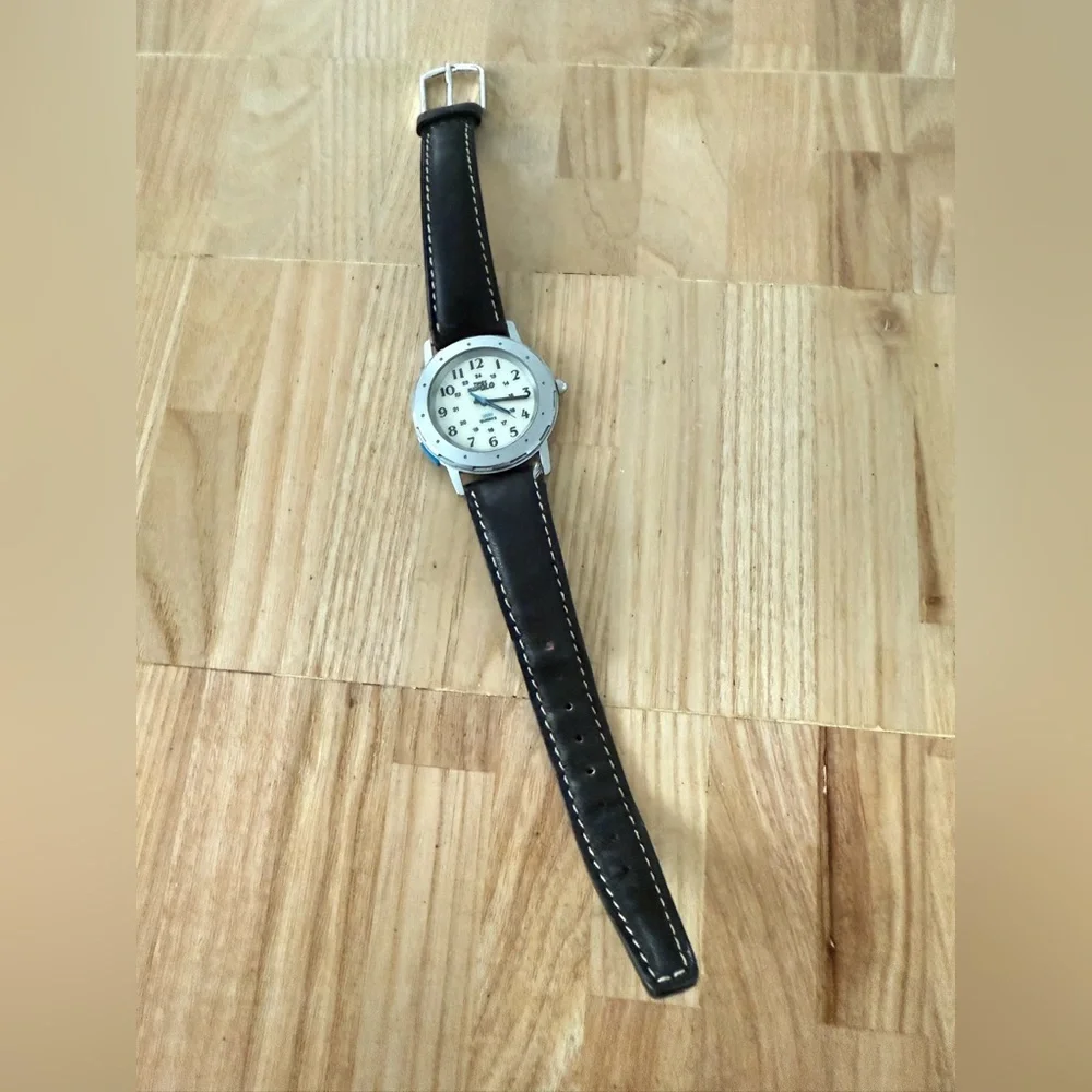 Vintage Timex silver tone black leather sports watch NEW BATTERY